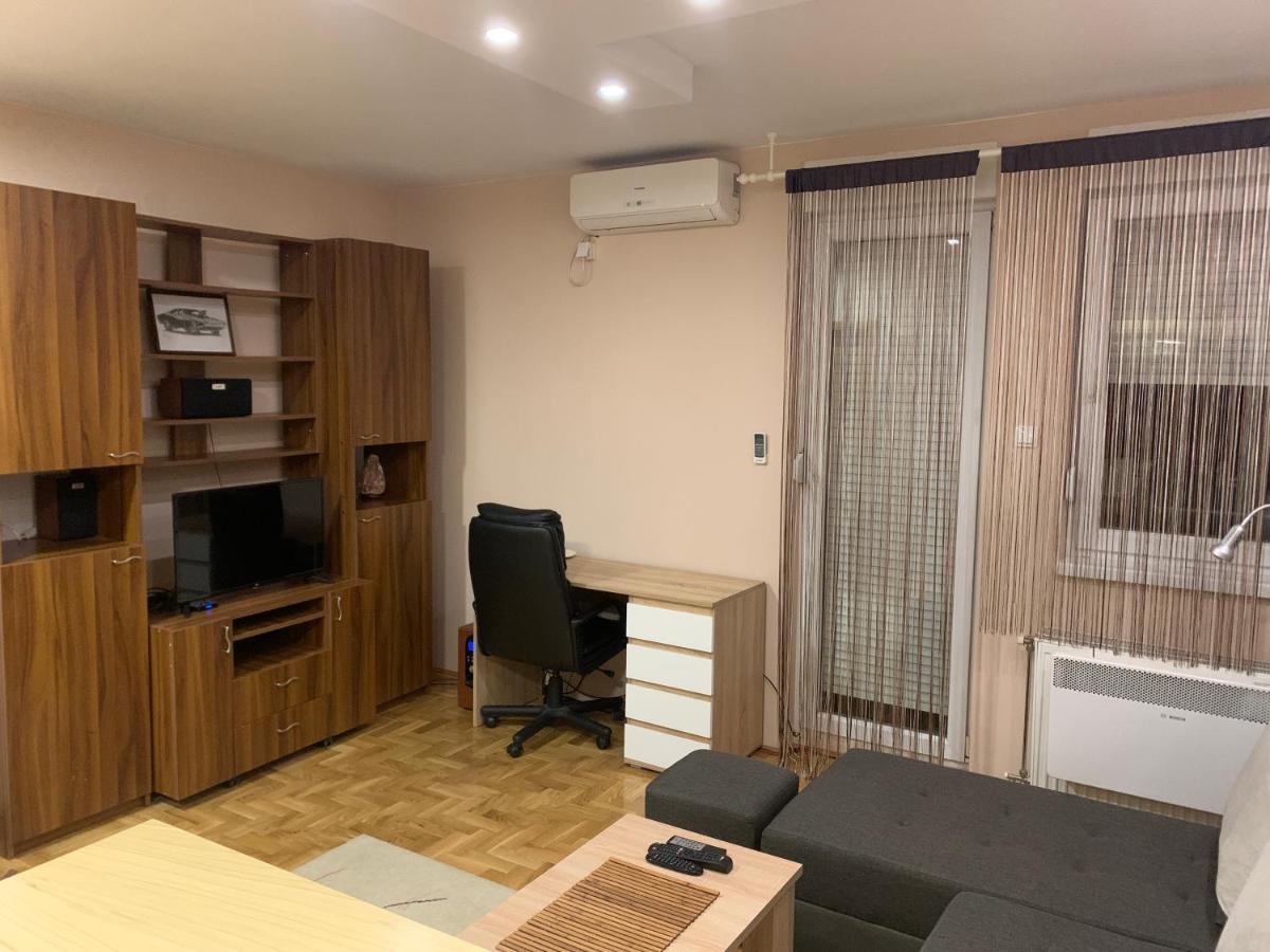 Mila Apartment Novi Sad Exterior foto